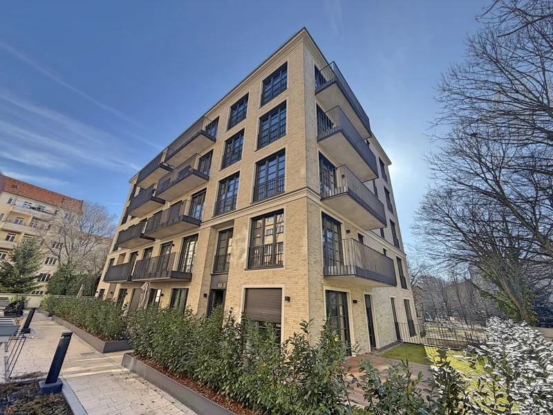 Erstbezug! Stylisches Neubau Single-Apartment mit Balkon in Toplage der City West — photo 1